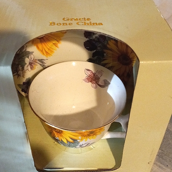 🍁Autumn Closeout SALE 25%🍂🛍Gracie Bone China 🛍 - Picture 2 of 2